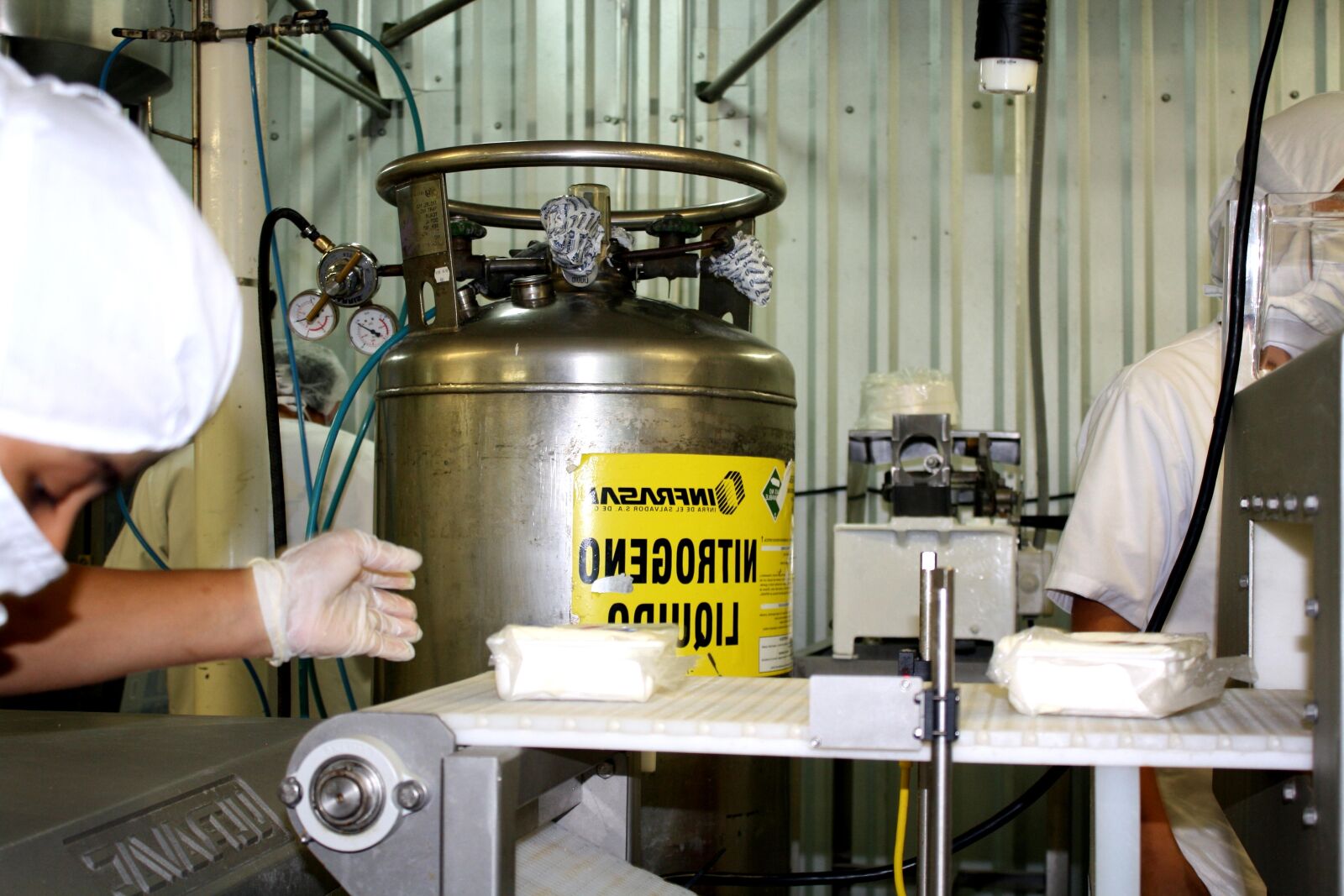 Canon EOS 1000D (EOS Digital Rebel XS / EOS Kiss F) sample photo. Milk, cheese, processing, factory photography