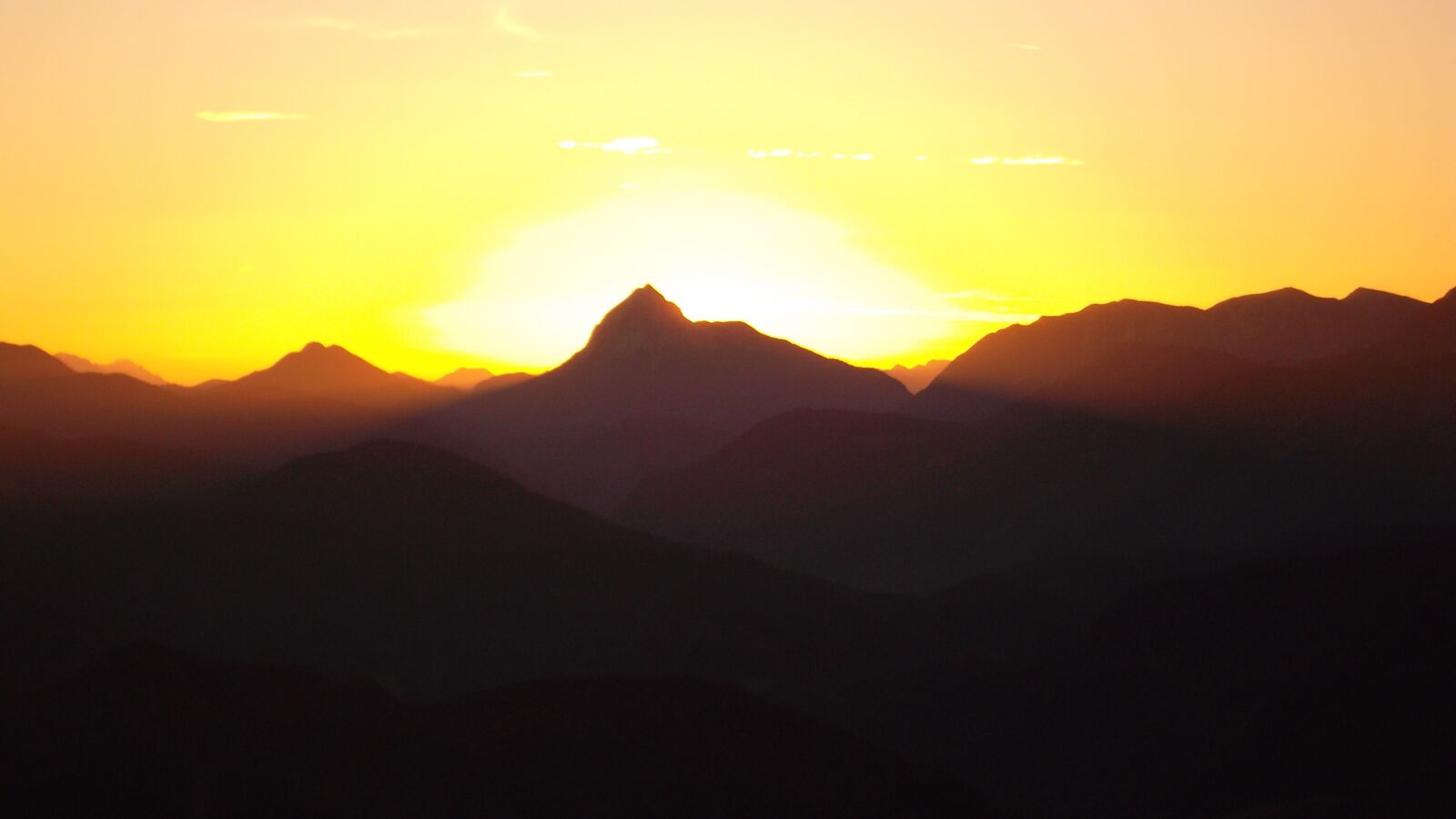 Samsung ST65 sample photo. Sunrise, mountains, morning photography