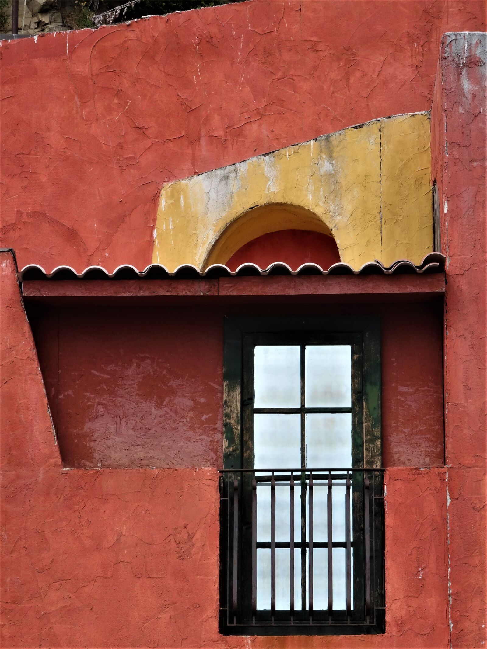 Sony Cyber-shot DSC-HX50V sample photo. Architecture, window, facade photography