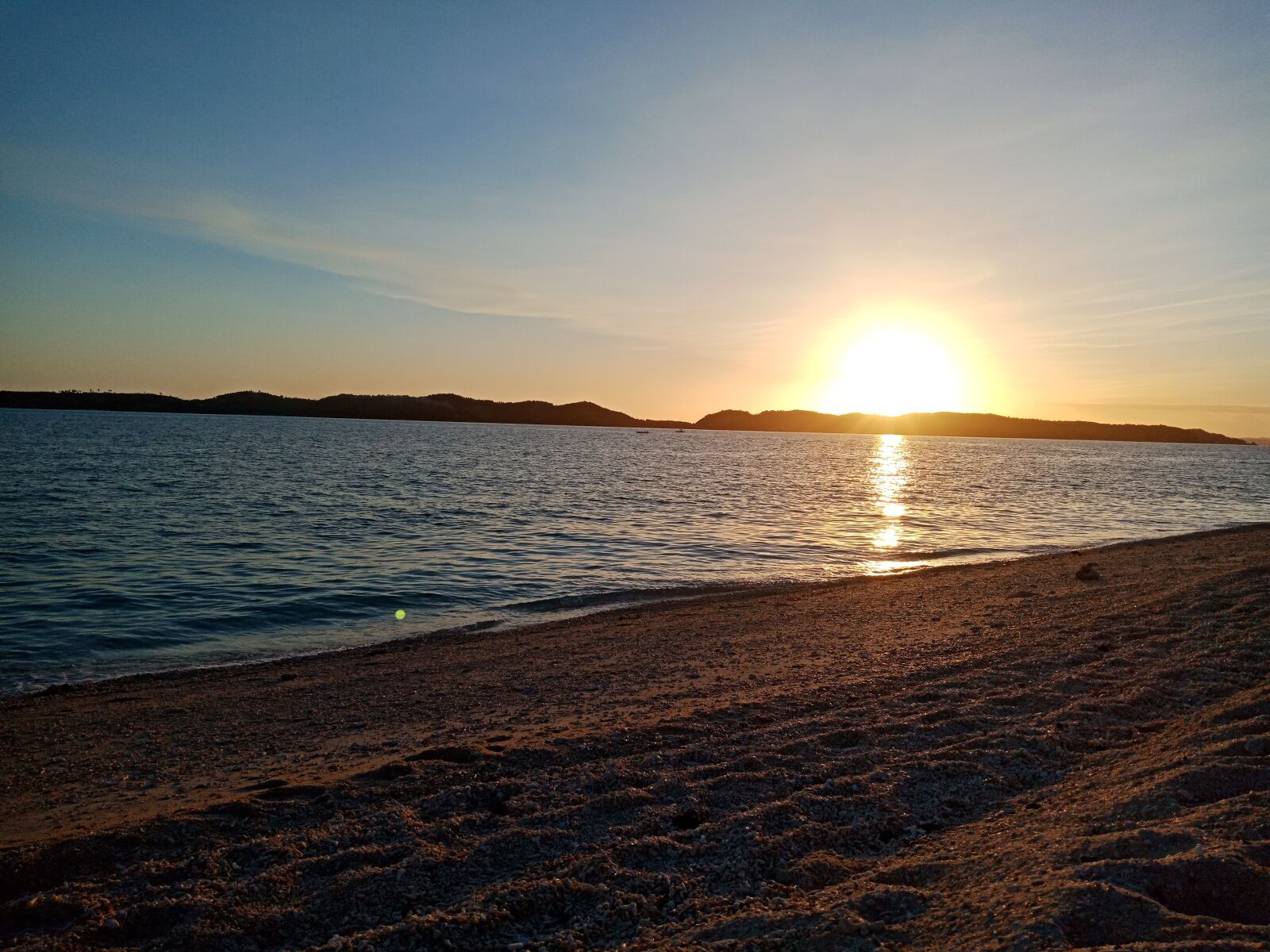 OPPO F5 sample photo. Beautiful sunrise, sunrise, beach photography