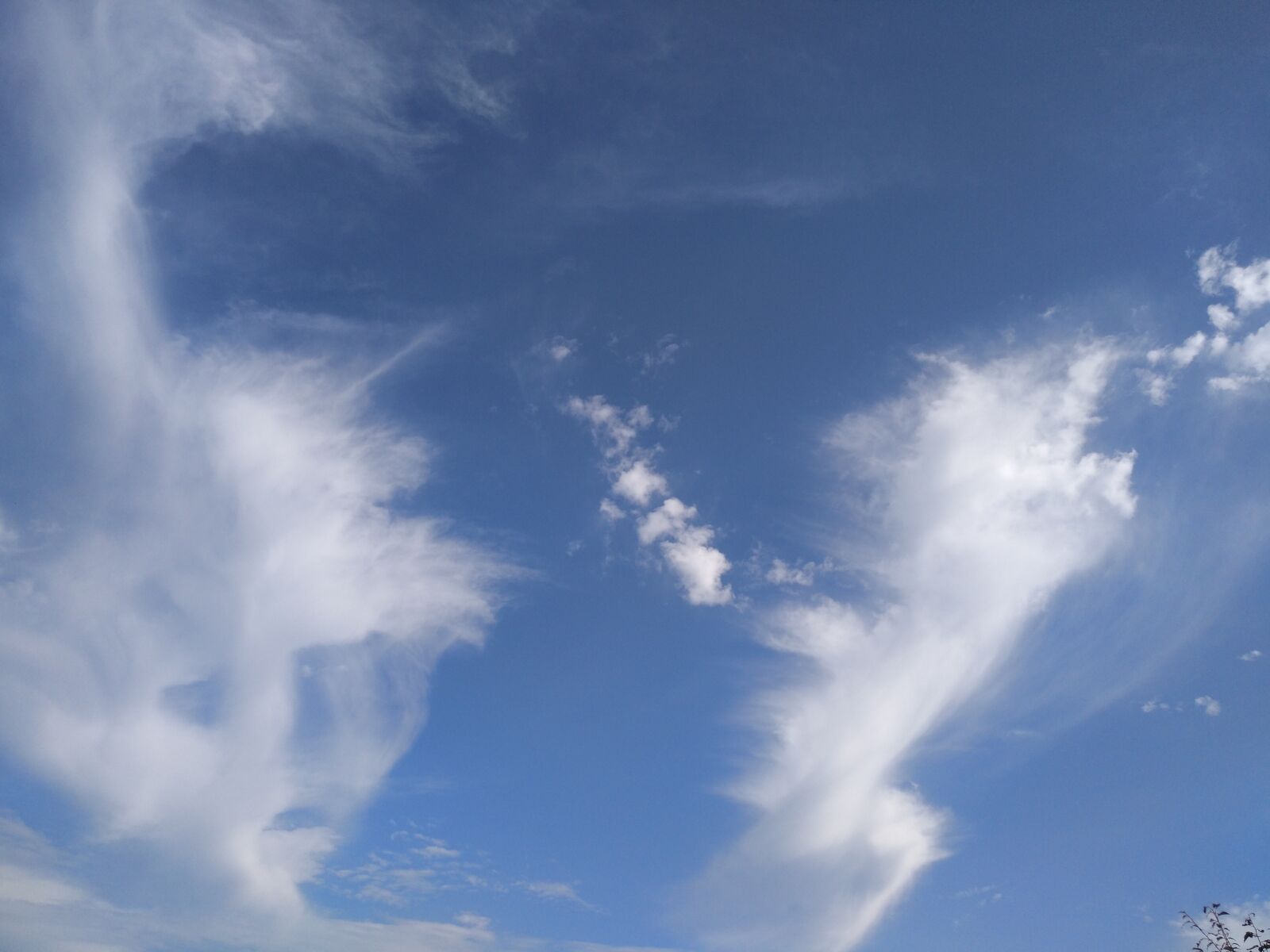 HUAWEI MLA-AL10 sample photo. White cloud, blue sky photography