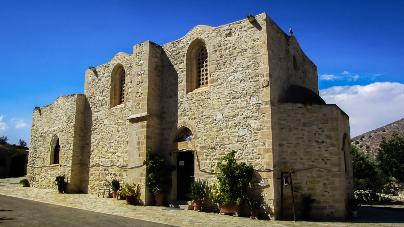 Canon PowerShot SX400 IS sample photo. Monastery, byzantine, medieval photography
