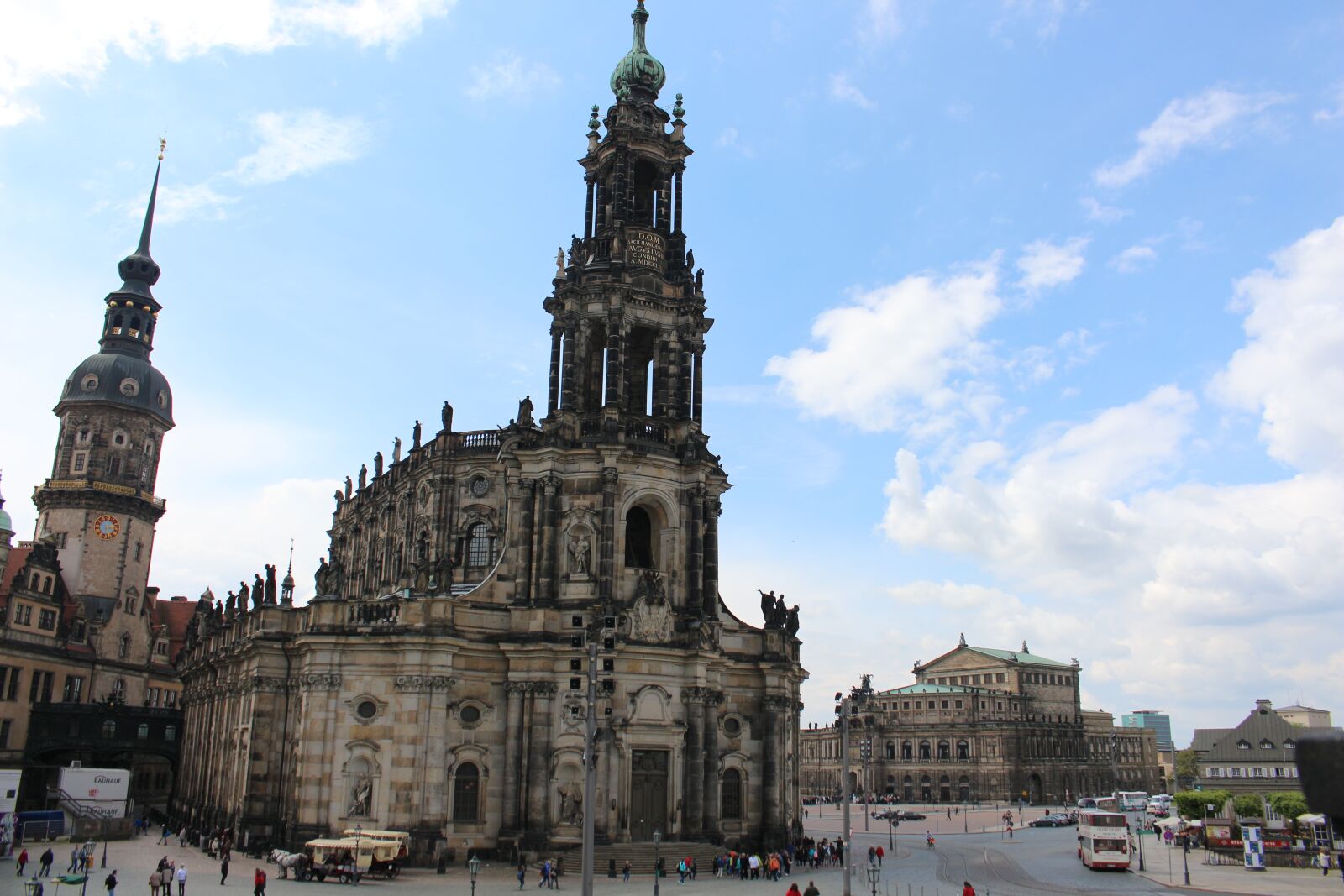 Canon EOS 700D (EOS Rebel T5i / EOS Kiss X7i) sample photo. Dresden, kennel, castle photography