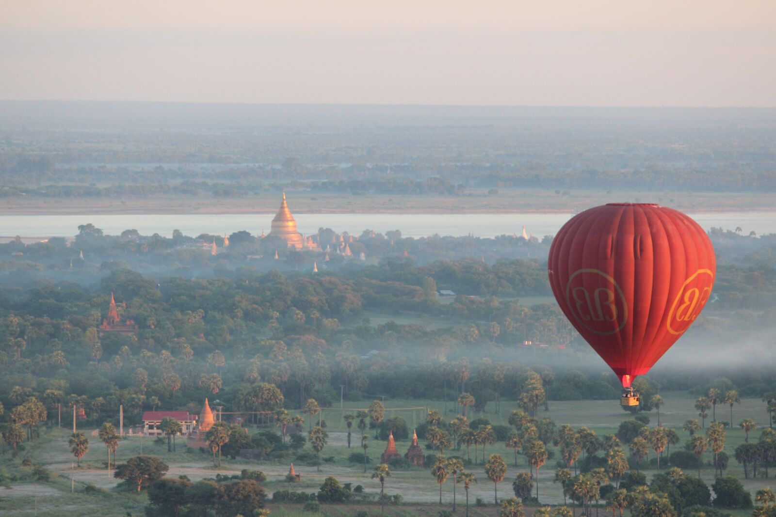 Canon EOS 600D (Rebel EOS T3i / EOS Kiss X5) sample photo. Balloons over bagan, hot photography