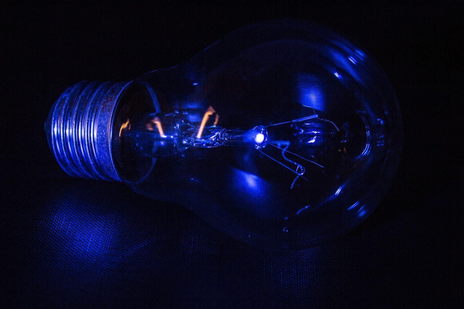 Canon EOS 700D (EOS Rebel T5i / EOS Kiss X7i) sample photo. Background, slightly, energy photography