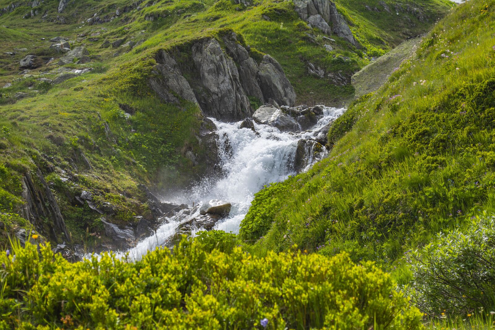 Nikon D5200 sample photo. Mountains, creek, waterfall photography