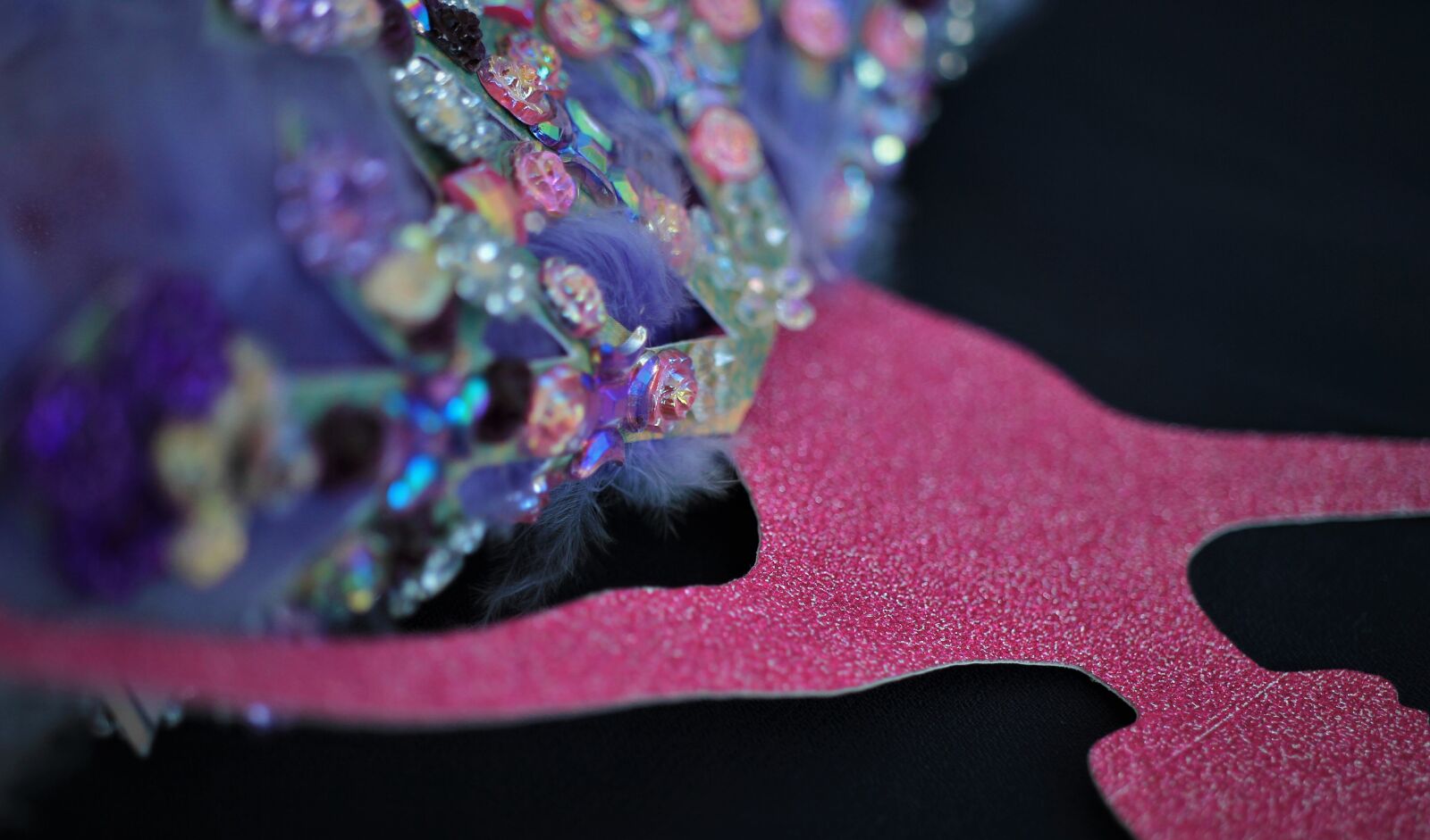Canon EOS 7D sample photo. Tinker, hand labor, feather photography