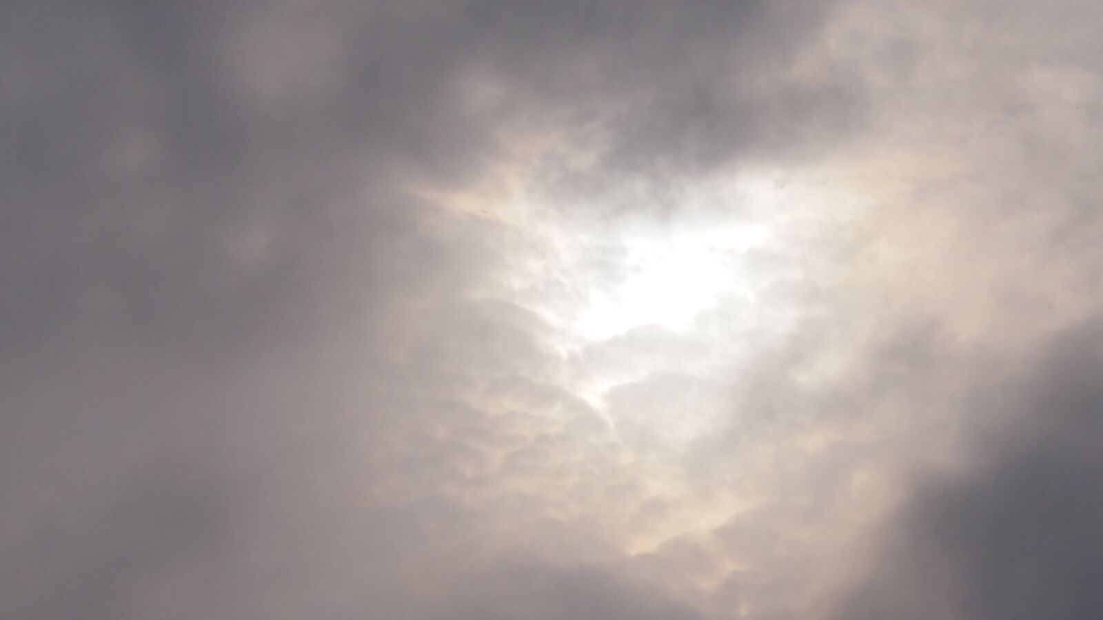 Olympus PEN E-P3 sample photo. Cloud, light, sky photography