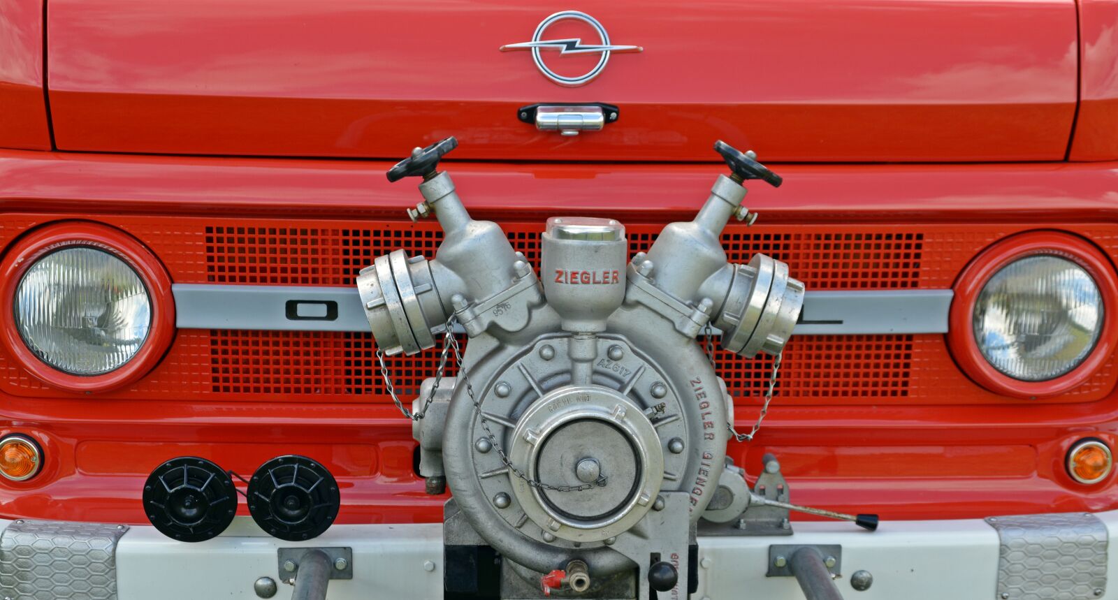 Nikon D5200 sample photo. Fire, pump, opel blitz photography
