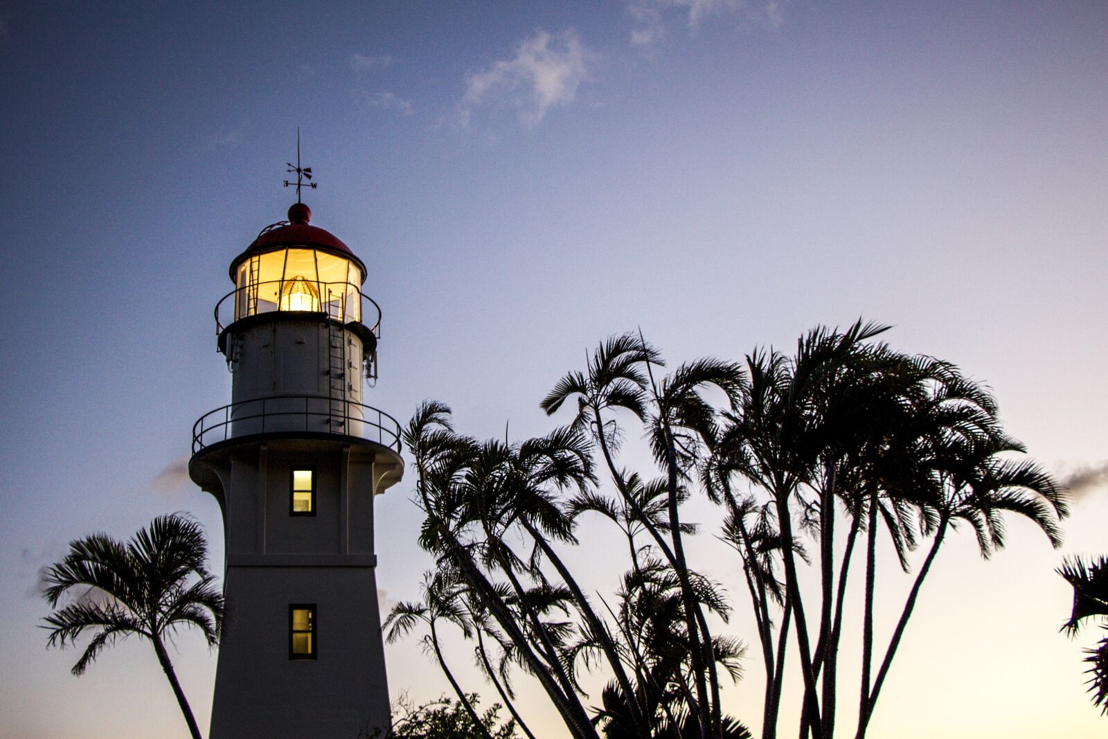 Canon EF-S 18-135mm F3.5-5.6 IS STM sample photo. Oahu lighthouse, hawaii, dusk photography