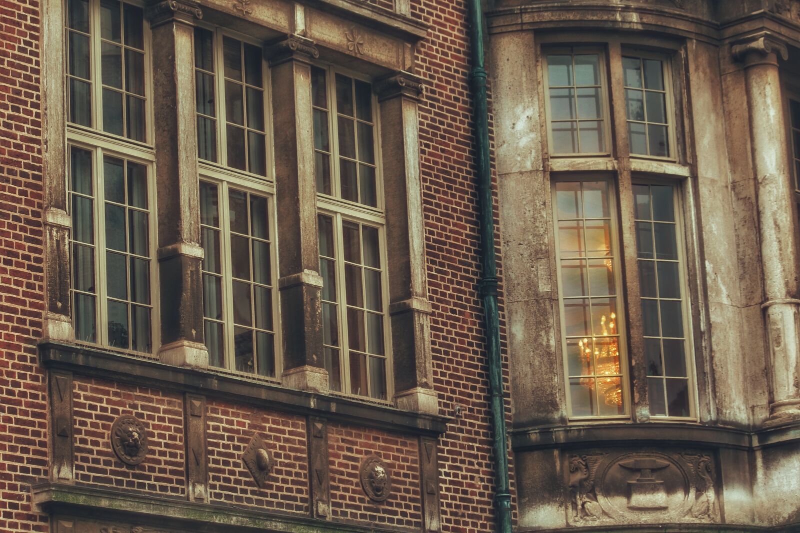 Canon EOS 1200D (EOS Rebel T5 / EOS Kiss X70 / EOS Hi) sample photo. Building, bremen, house photography