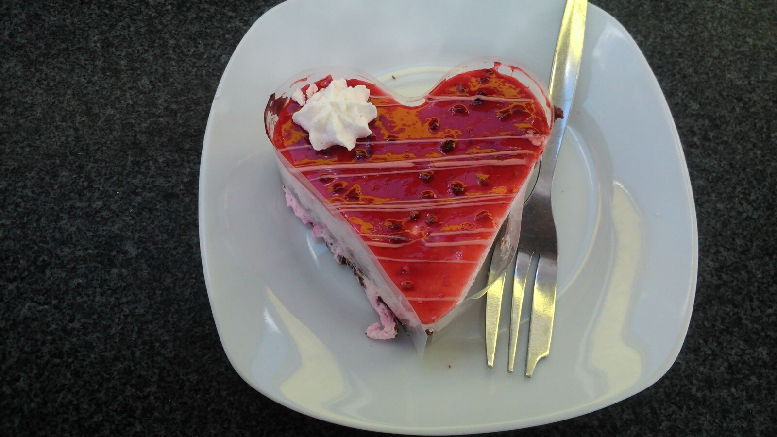 Sony Xperia L sample photo. Recreation, dessert, love photography