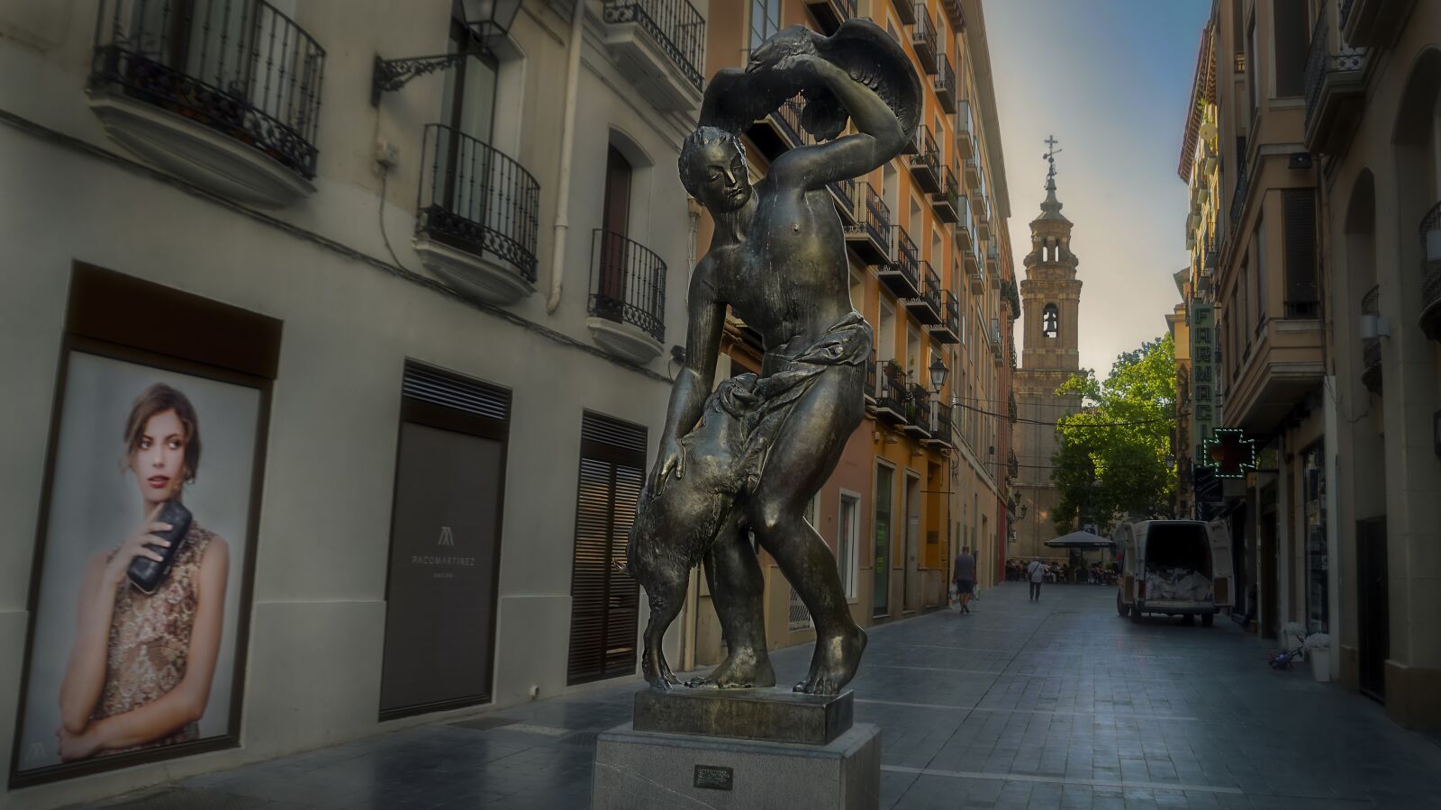 Tamron SP 24-70mm F2.8 Di VC USD sample photo. Statue, pedestrian, van photography