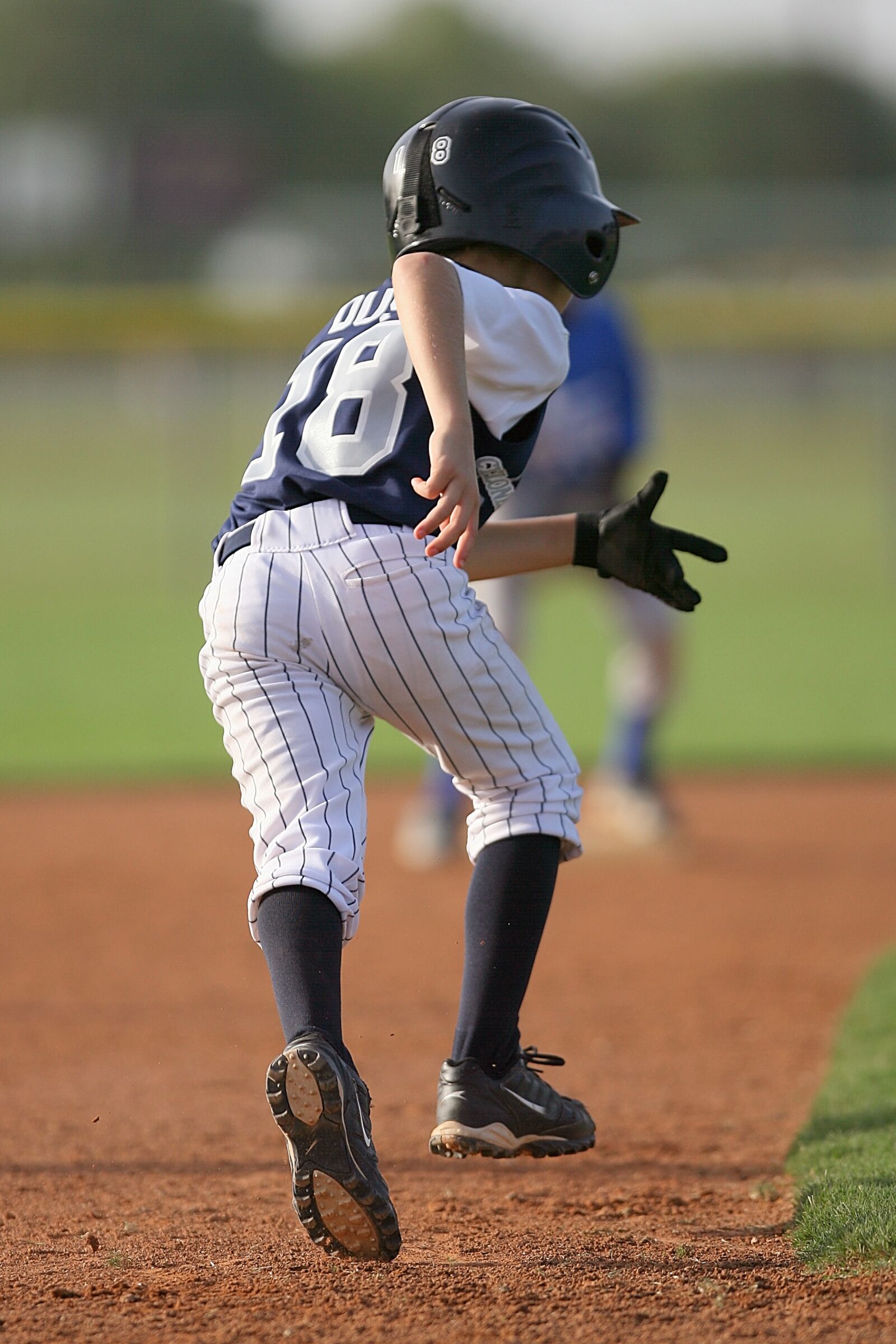 Canon EOS-1D Mark II N sample photo. Baseball, little leaguer, runner photography