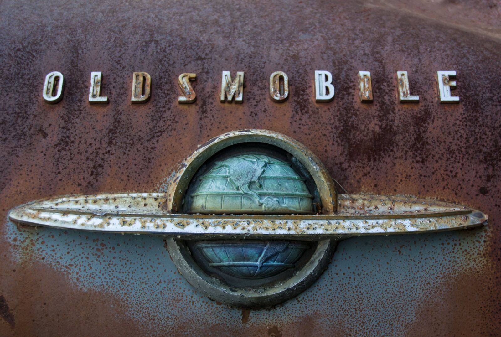 Canon EOS 550D (EOS Rebel T2i / EOS Kiss X4) sample photo. Olds rocket 88, oldsmobile photography