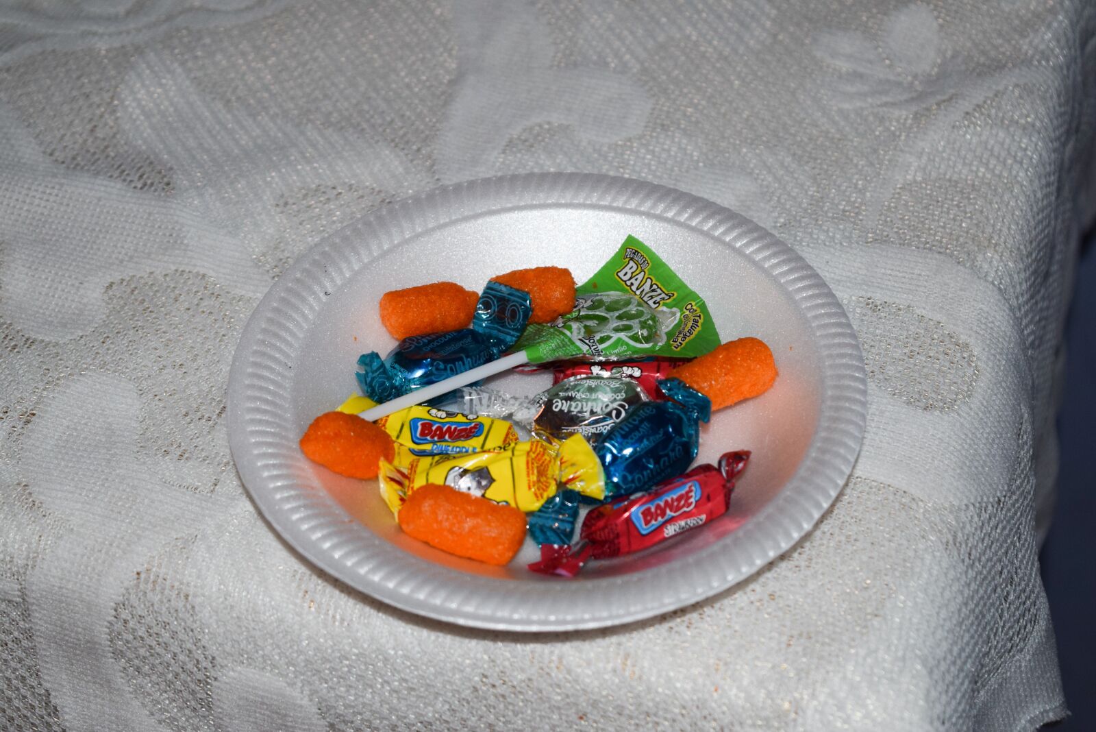 Nikon D3300 sample photo. Candy, candy in plate photography