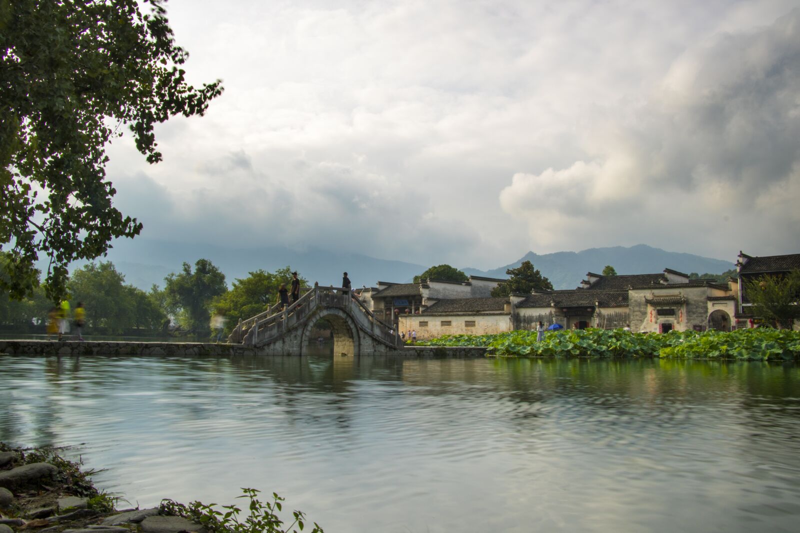 Canon EOS 760D (EOS Rebel T6s / EOS 8000D) sample photo. Hongcun village, lake, huangshan photography