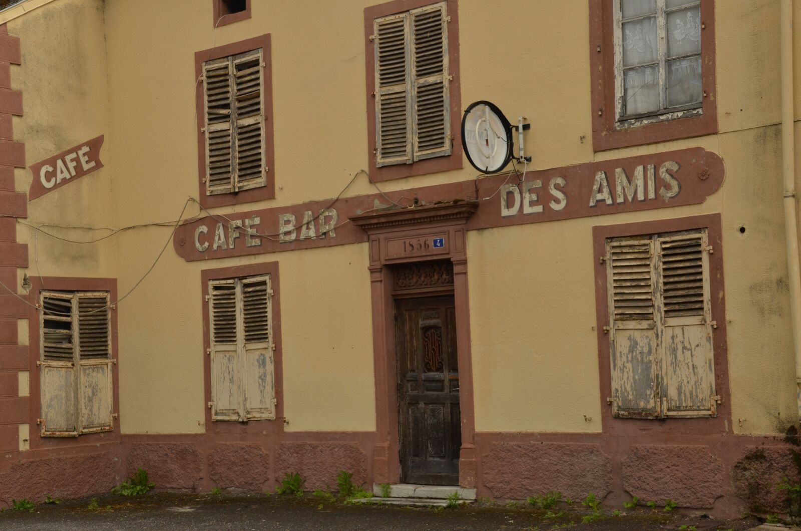 Nikon D7000 sample photo. Cafe, expired, old photography