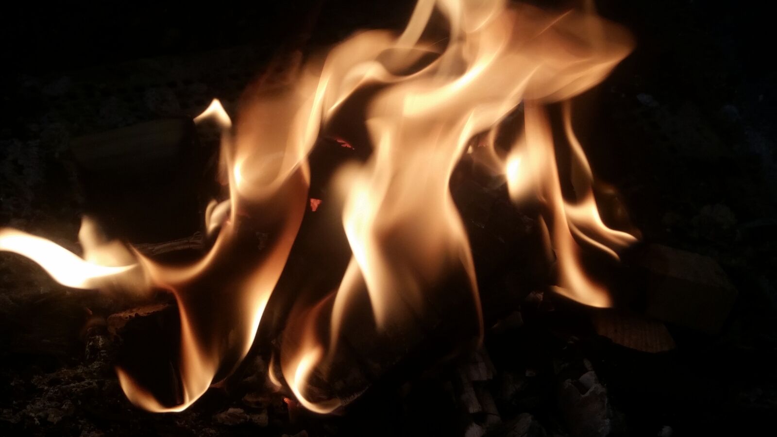 Samsung Galaxy S5 sample photo. Flames, fire, burn photography