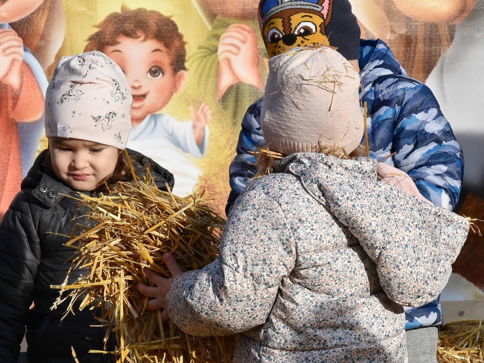 Nikon D5500 sample photo. Cheerful, children, christmas, playful photography