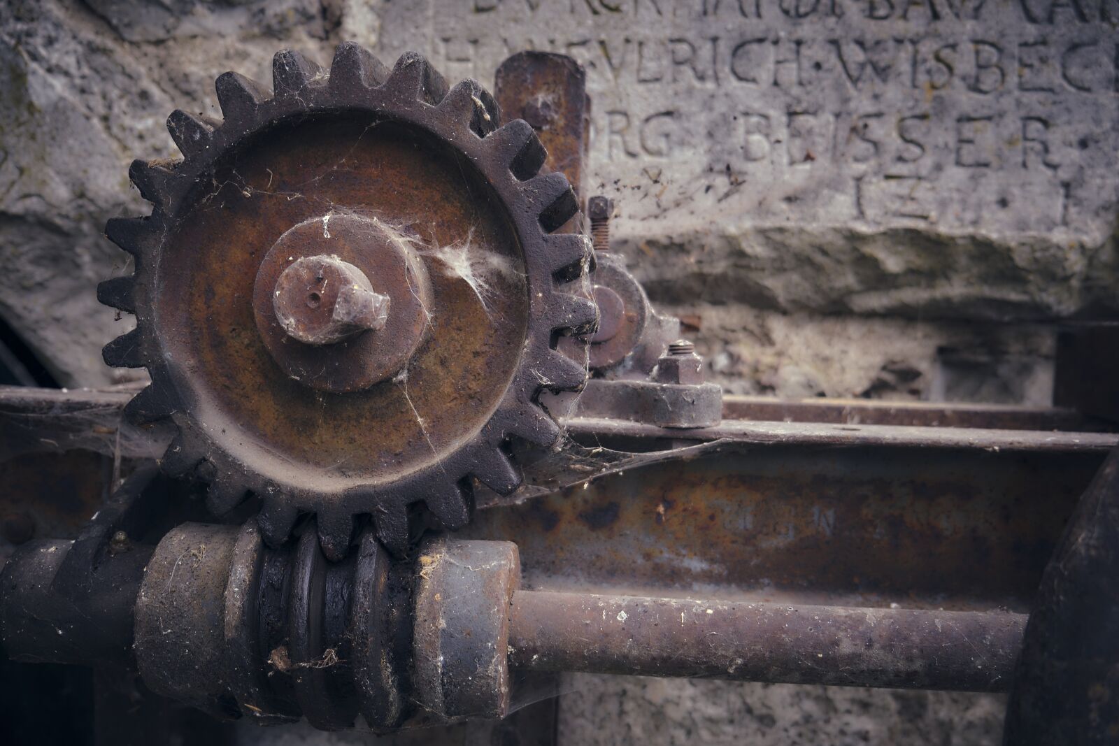 Fujifilm XF 18-55mm F2.8-4 R LM OIS sample photo. Lock, gear, mill photography