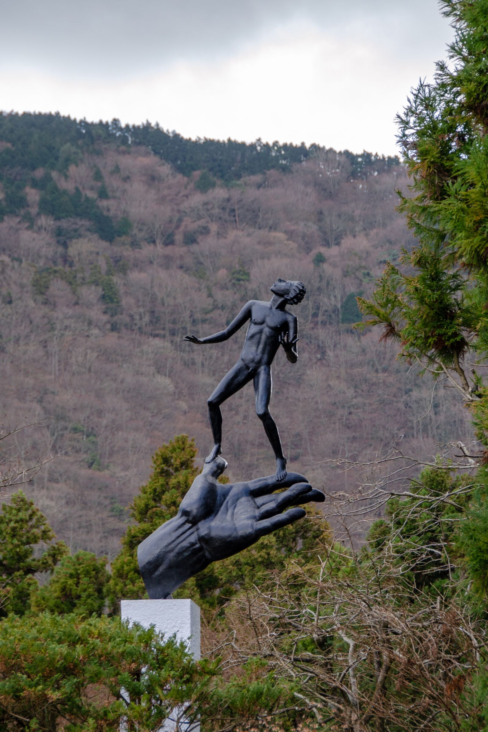 Nikon D5100 sample photo. Hakone open-air museum, sculpture photography