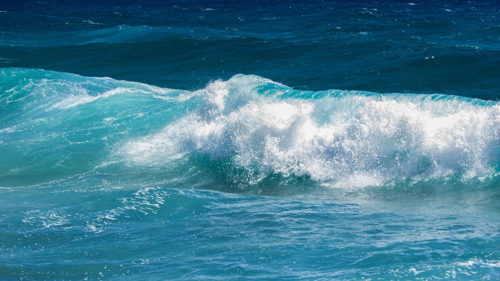 Canon PowerShot SX400 IS sample photo. Wave, smashing, foam photography