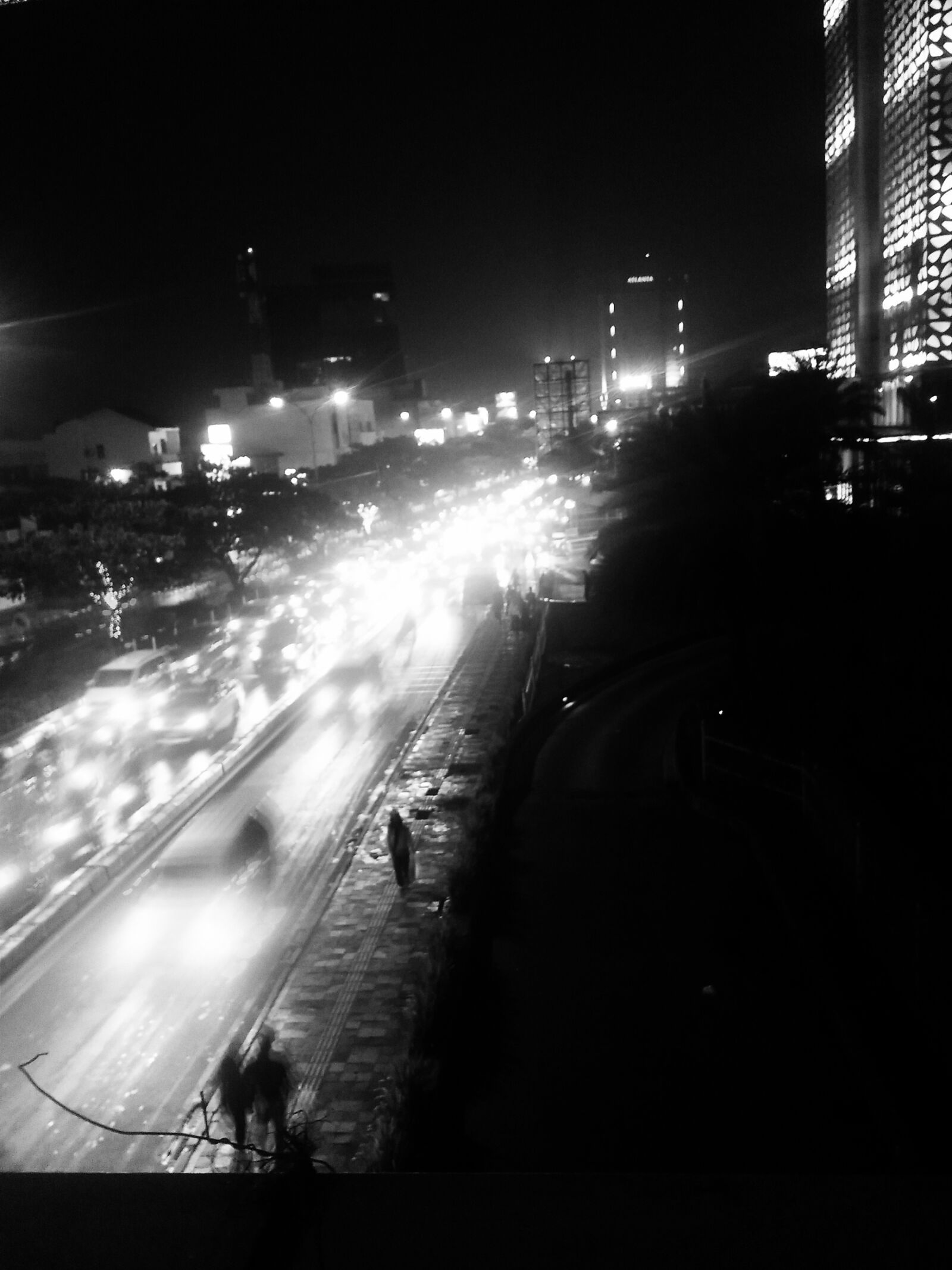 OPPO A51w sample photo. Bw, city, light photography