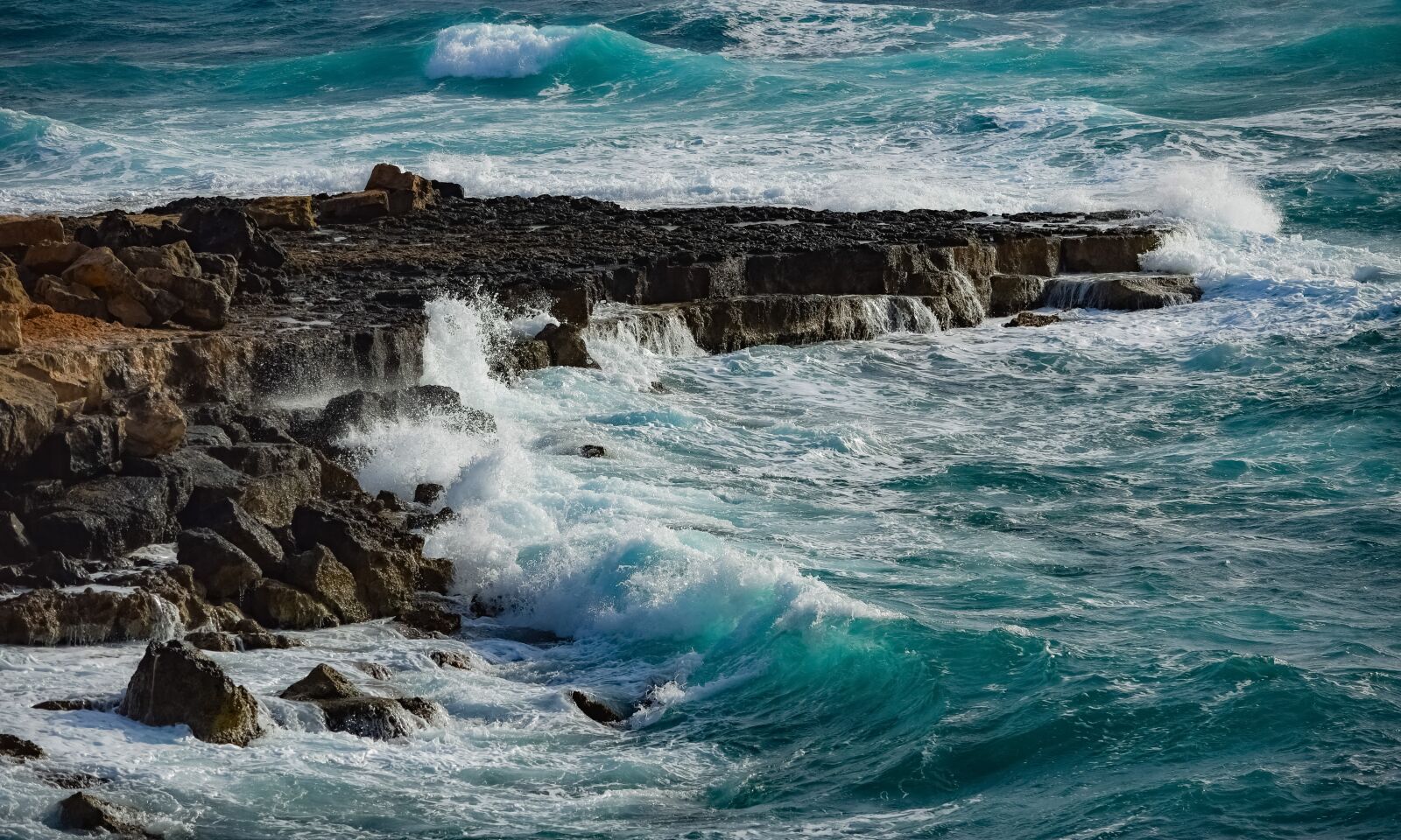 Nikon D3300 sample photo. Rocky coast, waves, sea photography