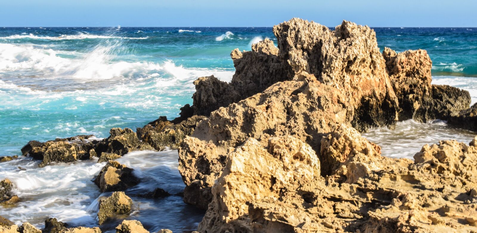 Nikon D3300 sample photo. Rock, sea, waves photography