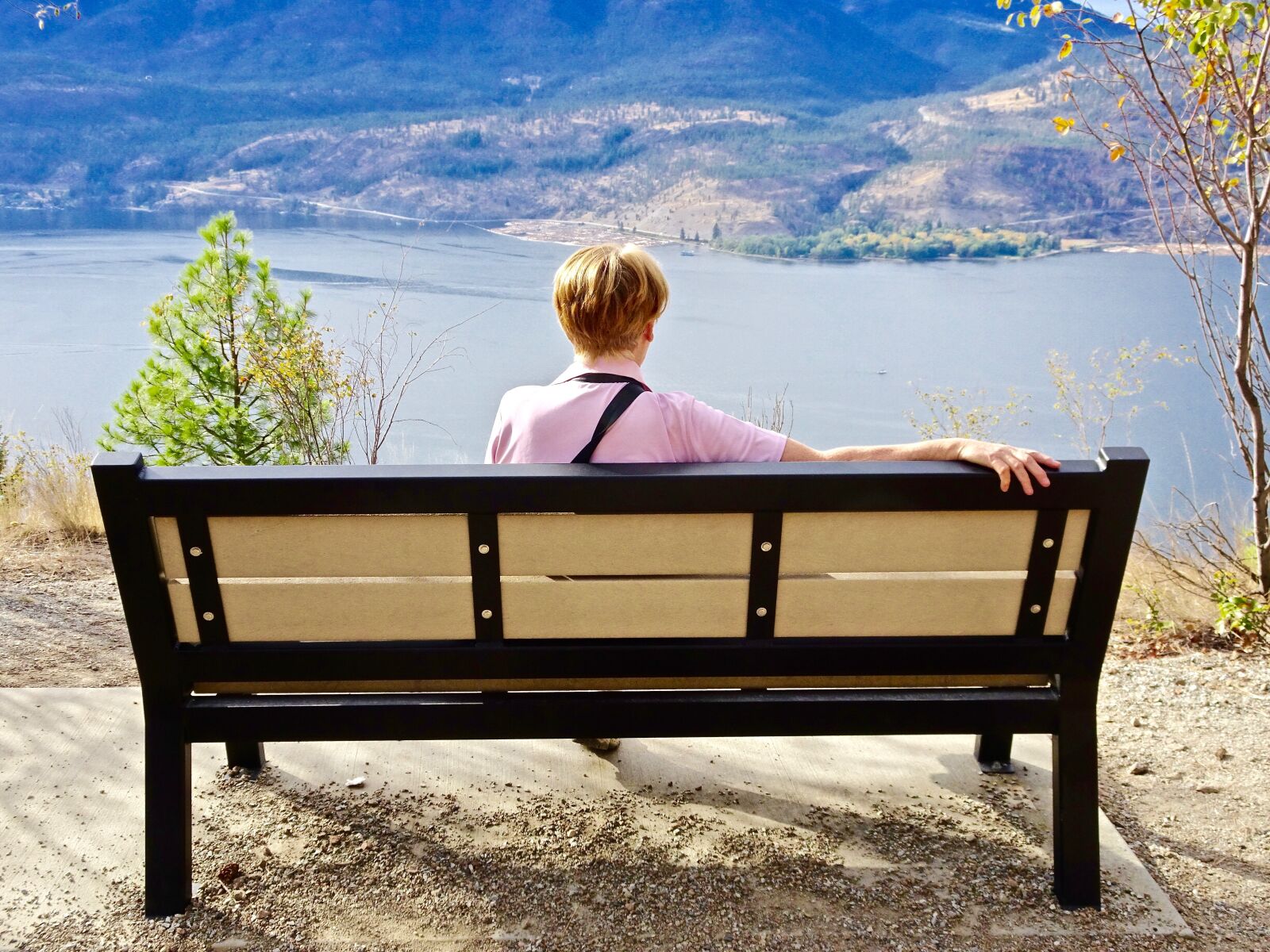Sony Cyber-shot DSC-HX90V sample photo. Person, sitting, peace photography
