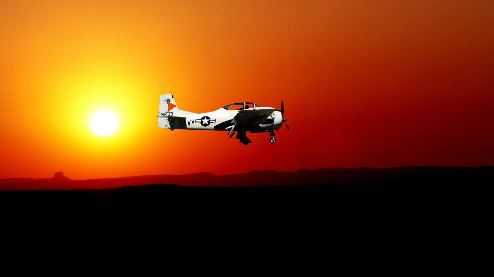 Panasonic Lumix DMC-FZ200 sample photo. Sunset, transport, aircraft photography