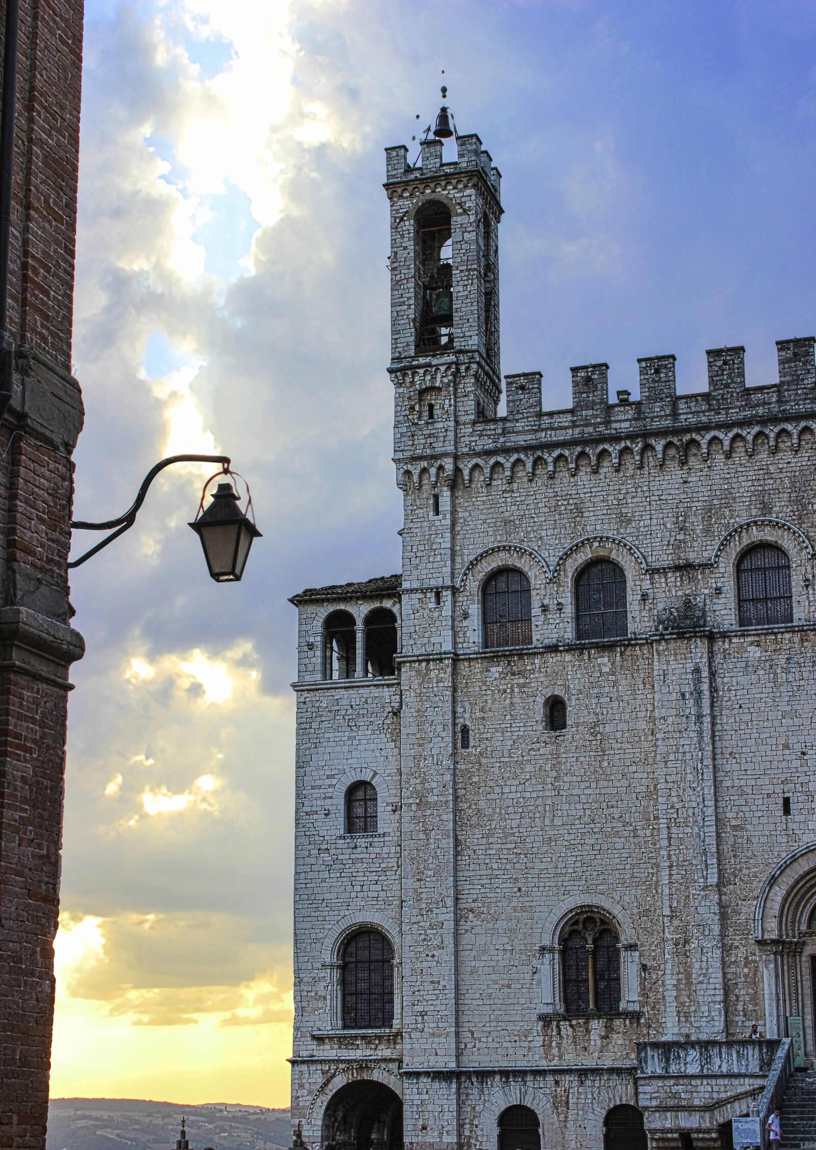 Canon EOS 550D (EOS Rebel T2i / EOS Kiss X4) sample photo. Glimpse, gubbio, umbria photography