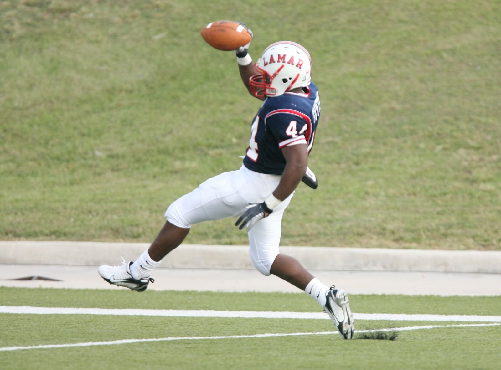 Canon EOS-1D Mark II N sample photo. Football, touchdown, american football photography