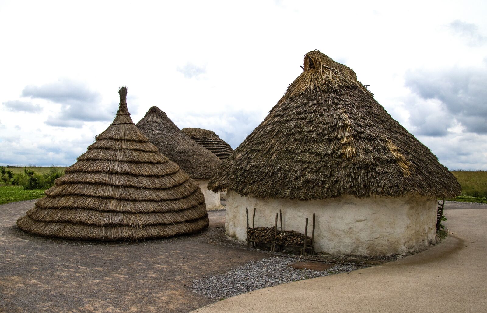 Canon EOS 750D (EOS Rebel T6i / EOS Kiss X8i) sample photo. Village, neolithic, ancient photography