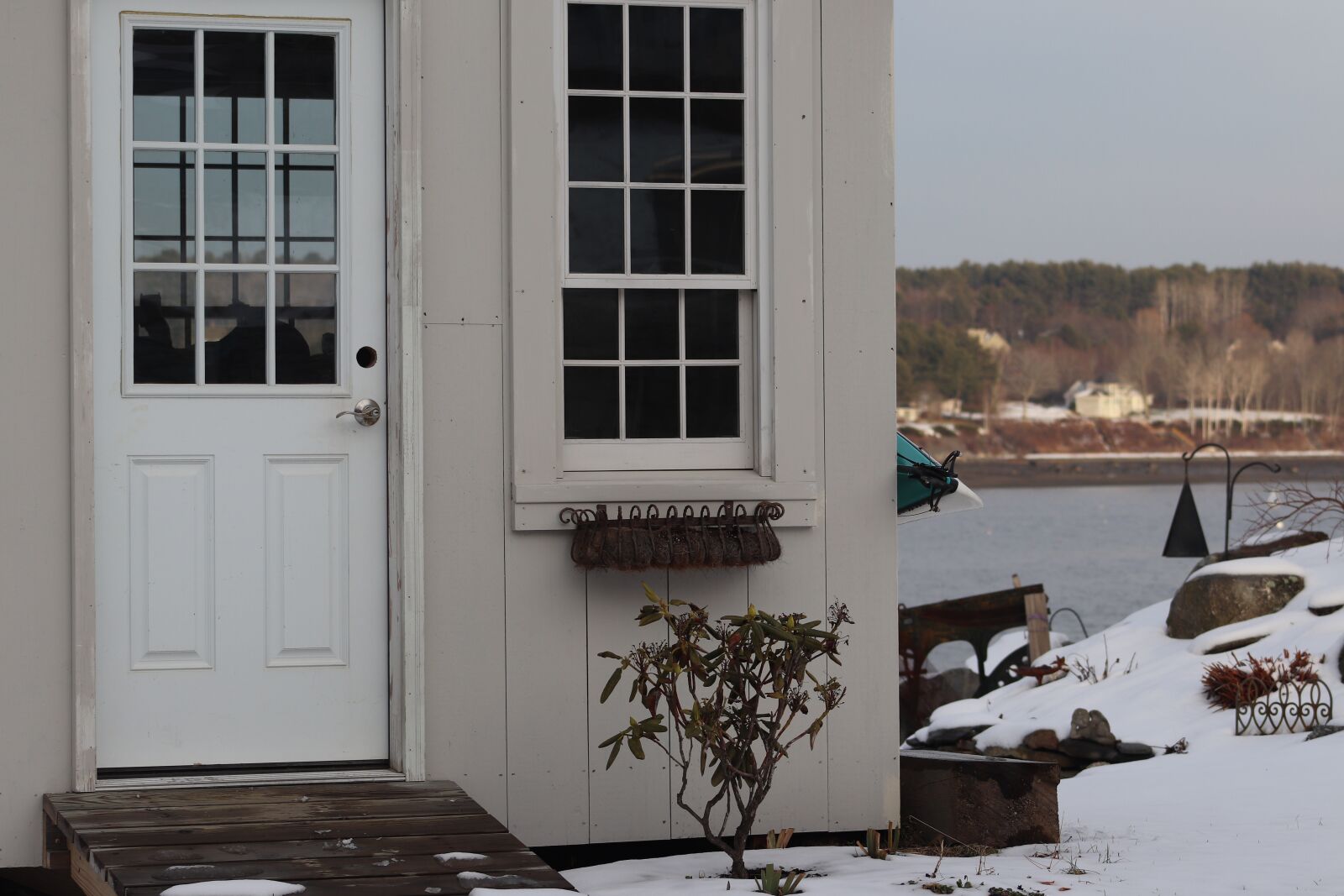 Canon EOS 800D (EOS Rebel T7i / EOS Kiss X9i) sample photo. Guesthouse, lake house, snow photography