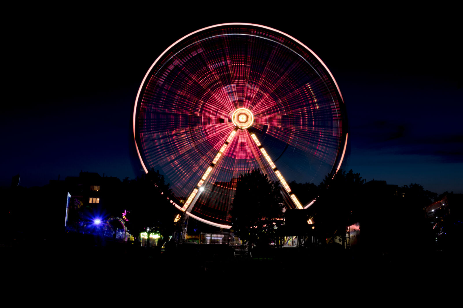 Canon EOS 80D + Canon EF-S 18-55mm F3.5-5.6 IS STM sample photo. Amusement, park, carnival, city photography