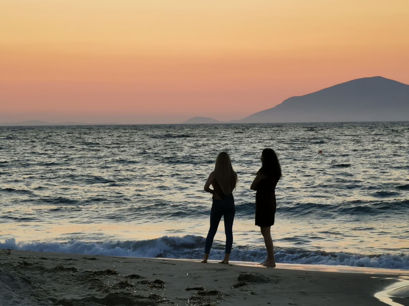 HUAWEI P30 Pro sample photo. Beach, sunset, women photography