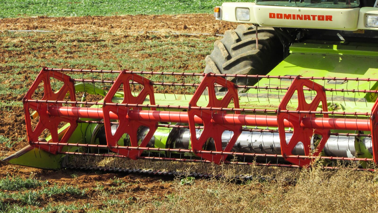 Canon PowerShot SX400 IS sample photo. Threshing machine, agriculture, machine photography