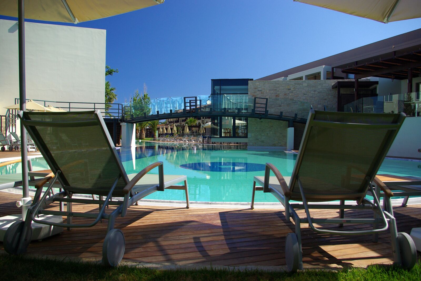 Pentax K10D sample photo. Pool, concerns, water photography
