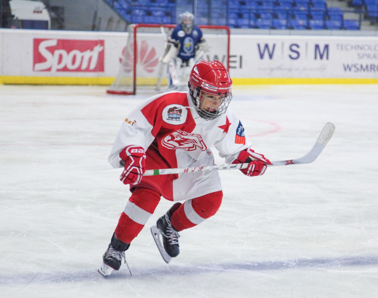 Canon EOS 5D Mark II sample photo. Hockey, slavia, skater photography