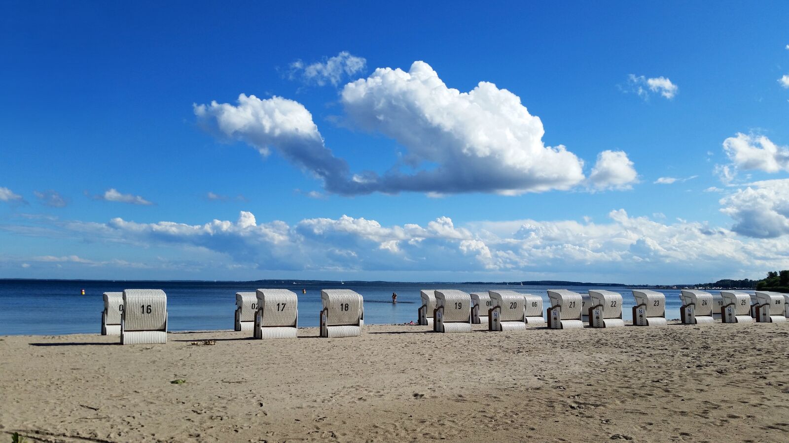 Samsung Galaxy S5 sample photo. Beach, klink, sky photography