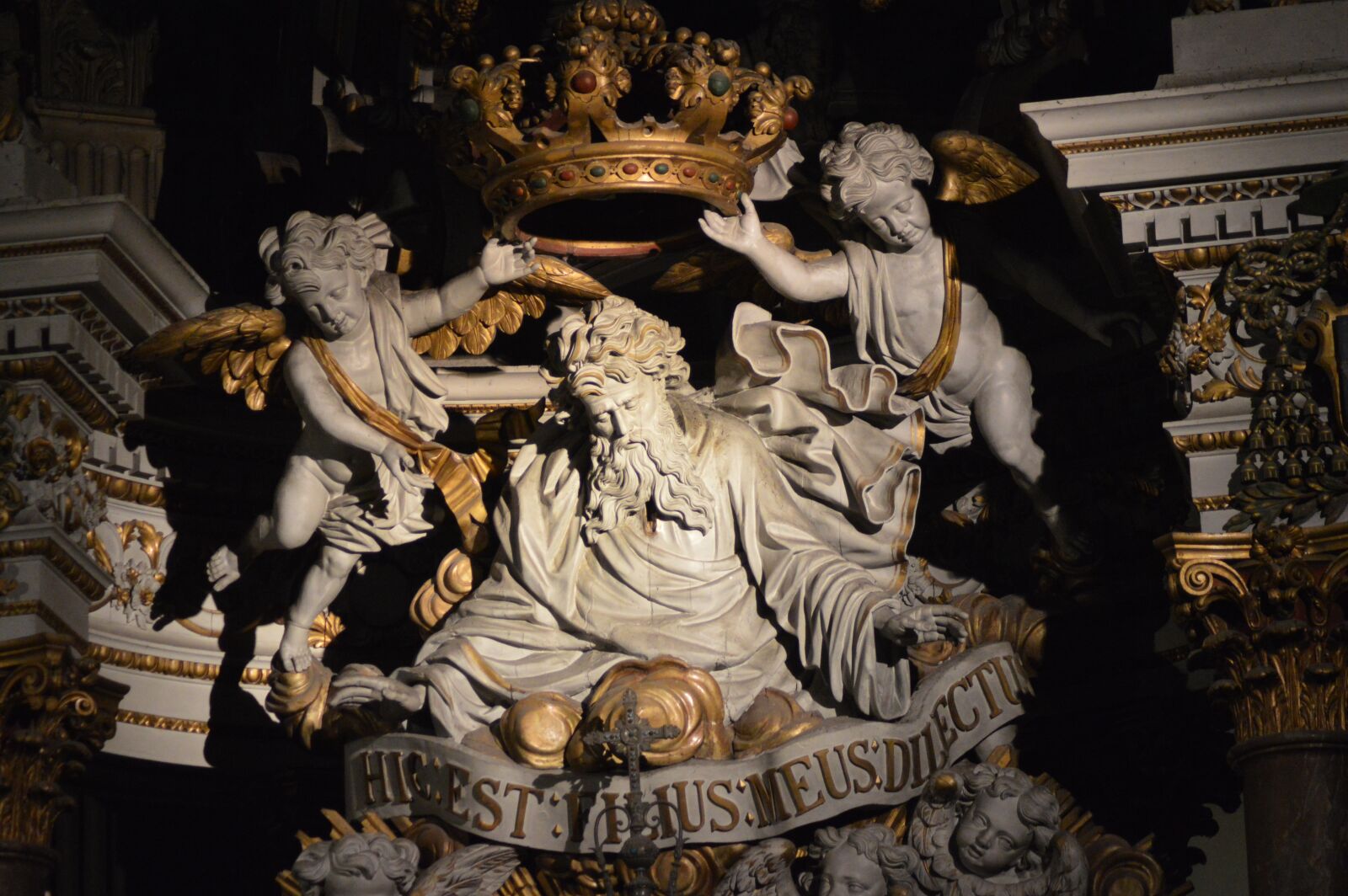Nikon D3200 sample photo. Statue, huge, choir photography
