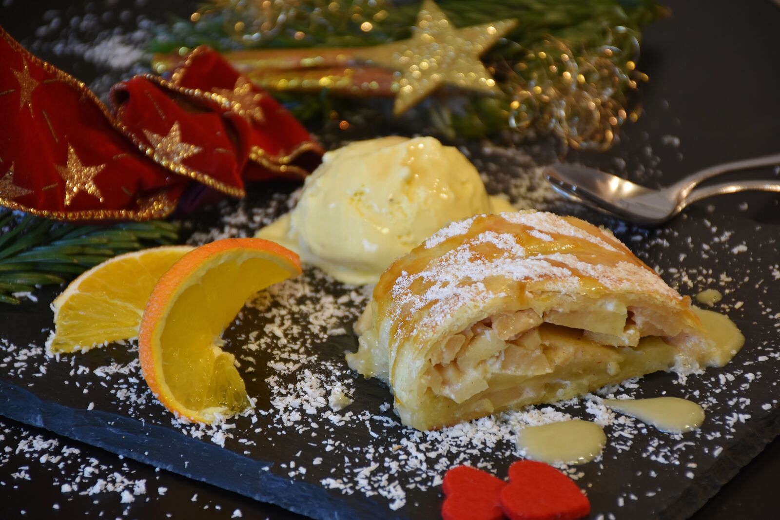 Nikon D7200 sample photo. Strudel, apple strudel, apple photography