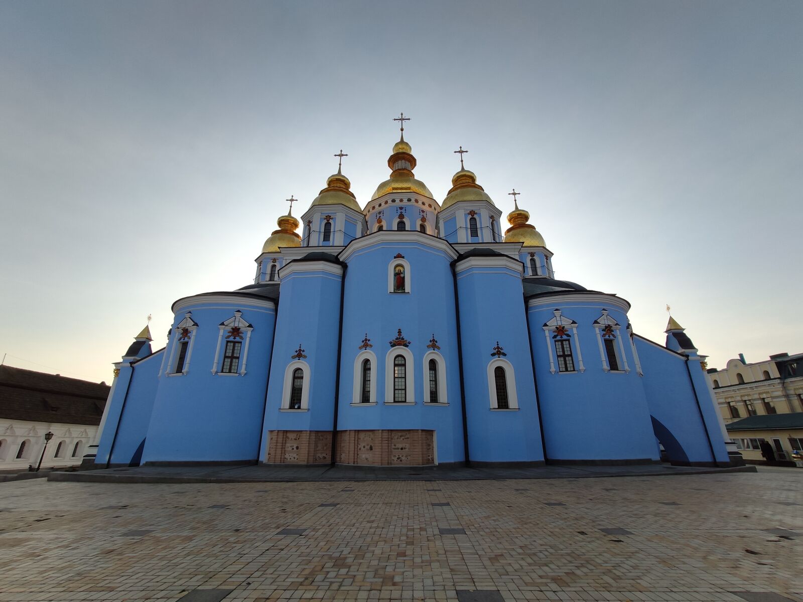 Xiaomi Mi 9 SE sample photo. Kiev, ukraine, church photography