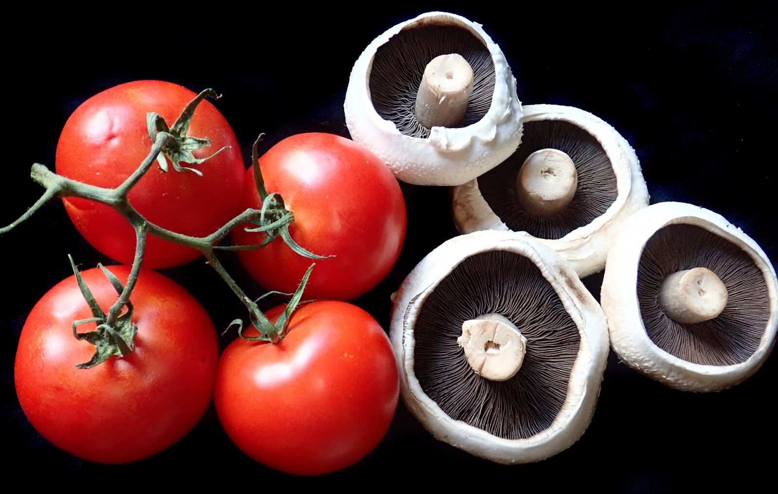 Olympus TG-5 sample photo. Vegetables, tomatoes, mushrooms photography