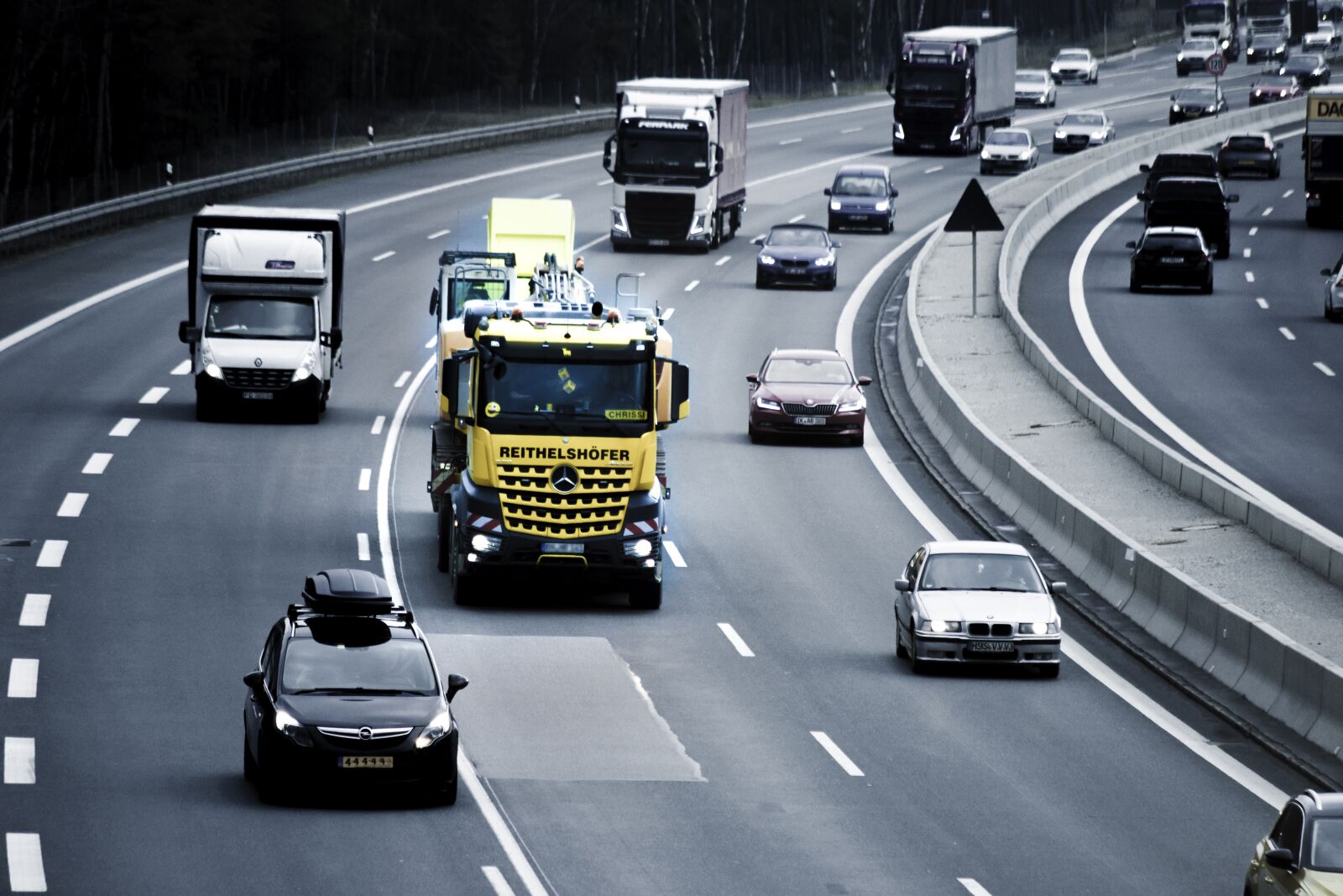 Nikon D3400 sample photo. Highway, vehicle, dual carriageway photography