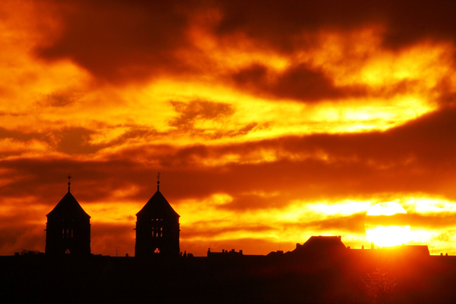 Canon EF-S 55-250mm F4-5.6 IS STM sample photo. Sunset, clouds, evening sky photography