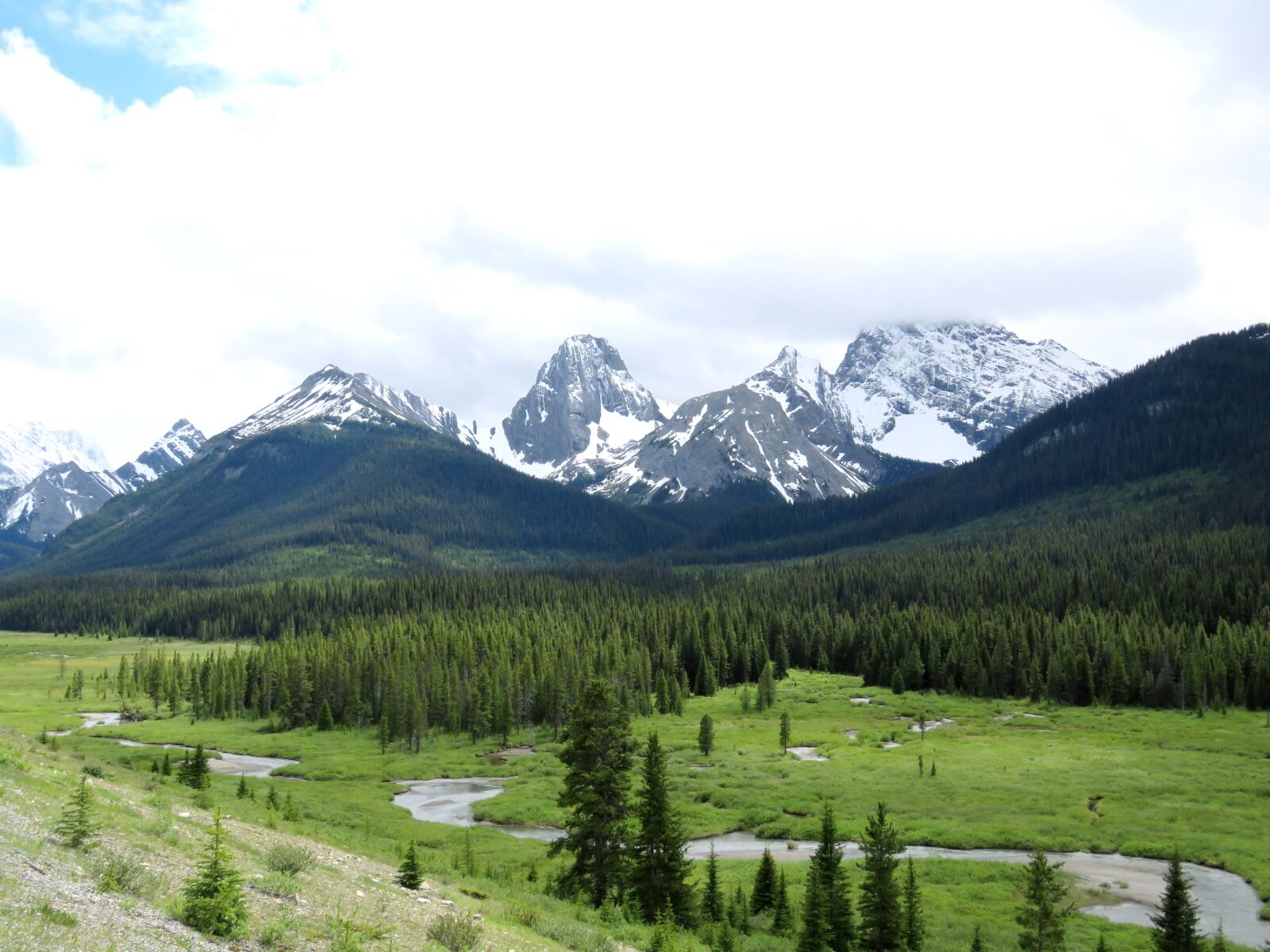 Canon PowerShot SX60 HS sample photo. Mountains, valley, alberta photography