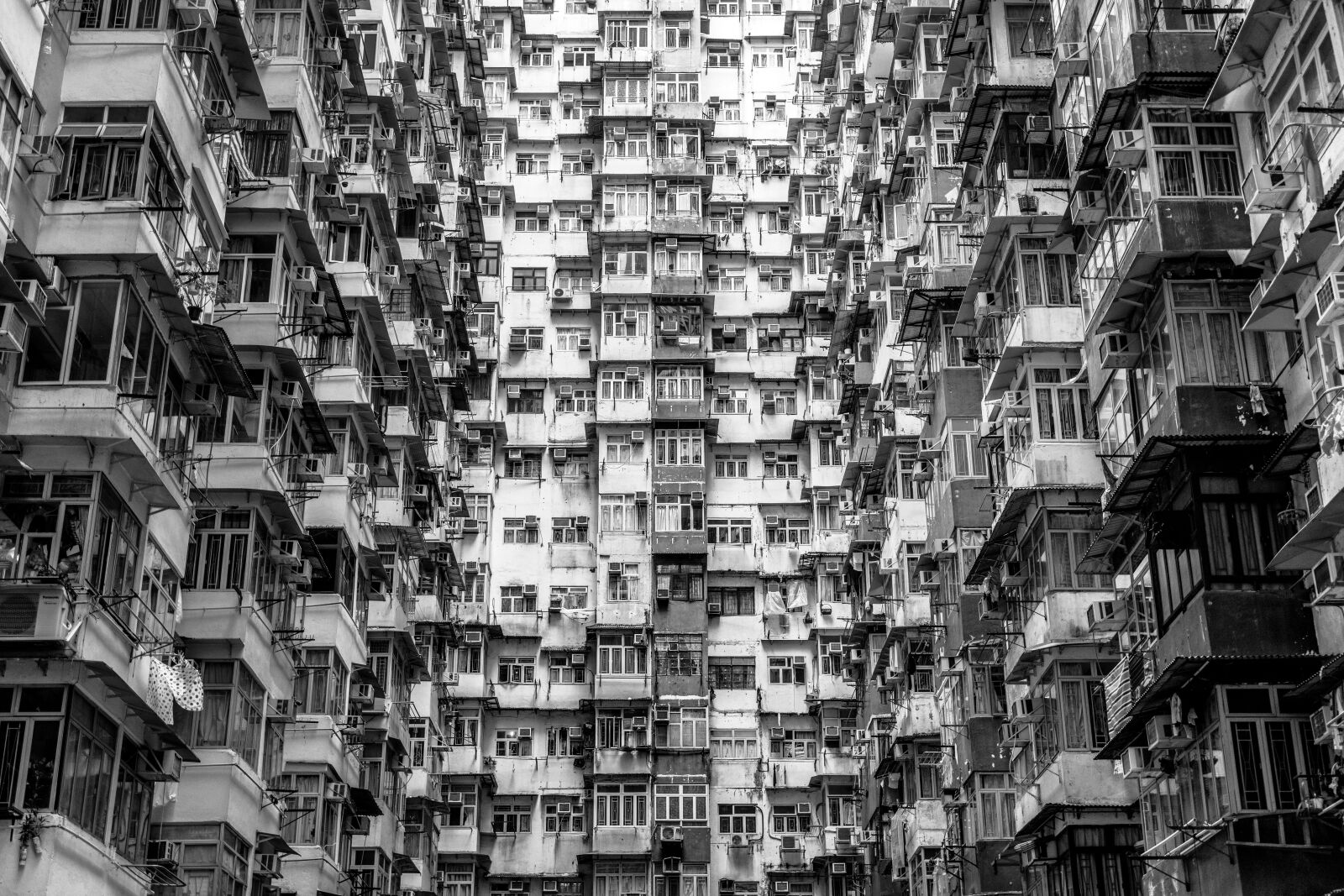 Tamron 28-75mm F2.8 Di III RXD sample photo. Hong kong, skyscrapers, china photography
